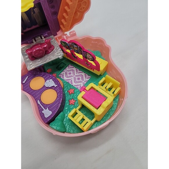 Polly Pocket Micro Llama Music Party Compact with Stage - Picture 11 of 16